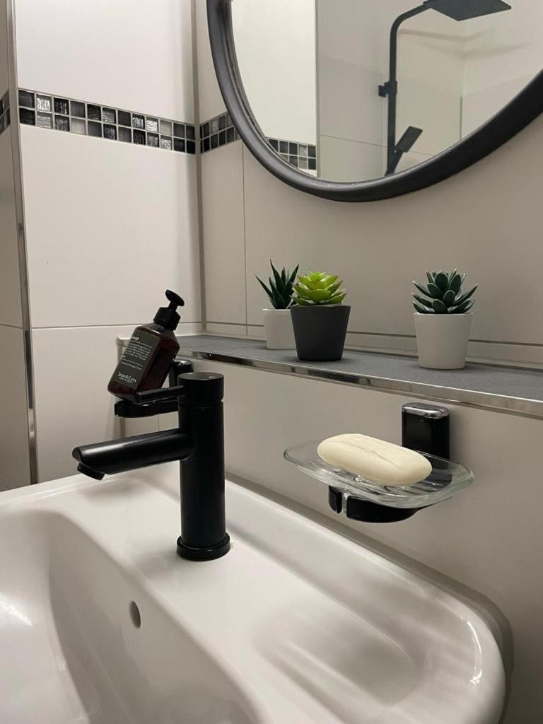 Apartment Zentrumsnahe Mit Sonnenterrasse *